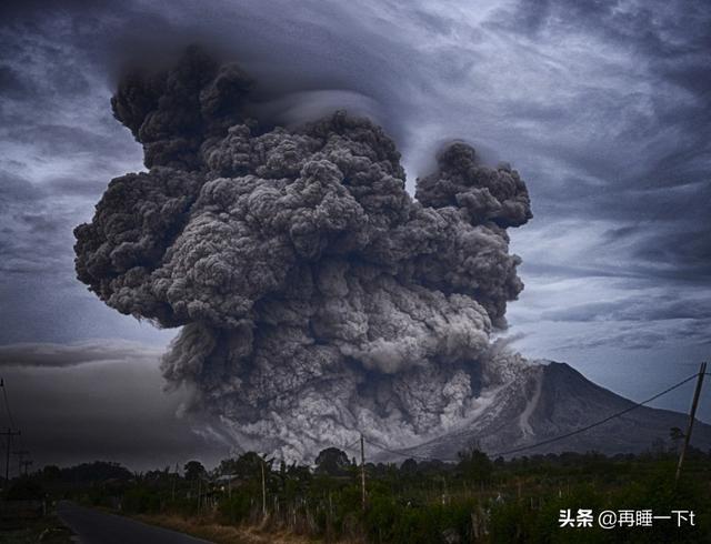 火山爆发时的景色是怎样的