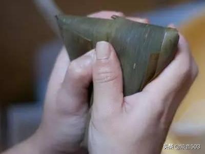 怎么包粽子具体步骤图-怎么包粽子具体步骤图片