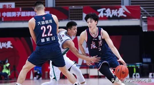 篮球技巧（篮球防守10大必学技巧？）