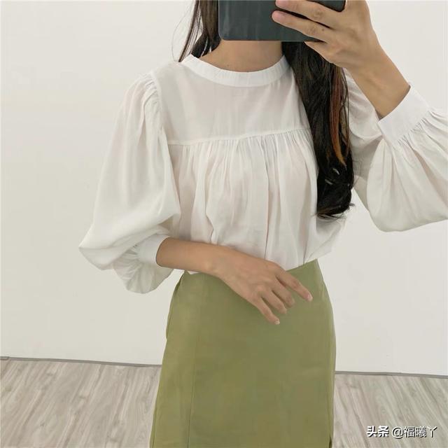 短裙如何搭配黑色打底裤(图2)