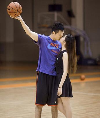 王仕鹏绝杀斯洛文尼亚王仕鹏绝杀斯洛文尼亚是走步还是跳步