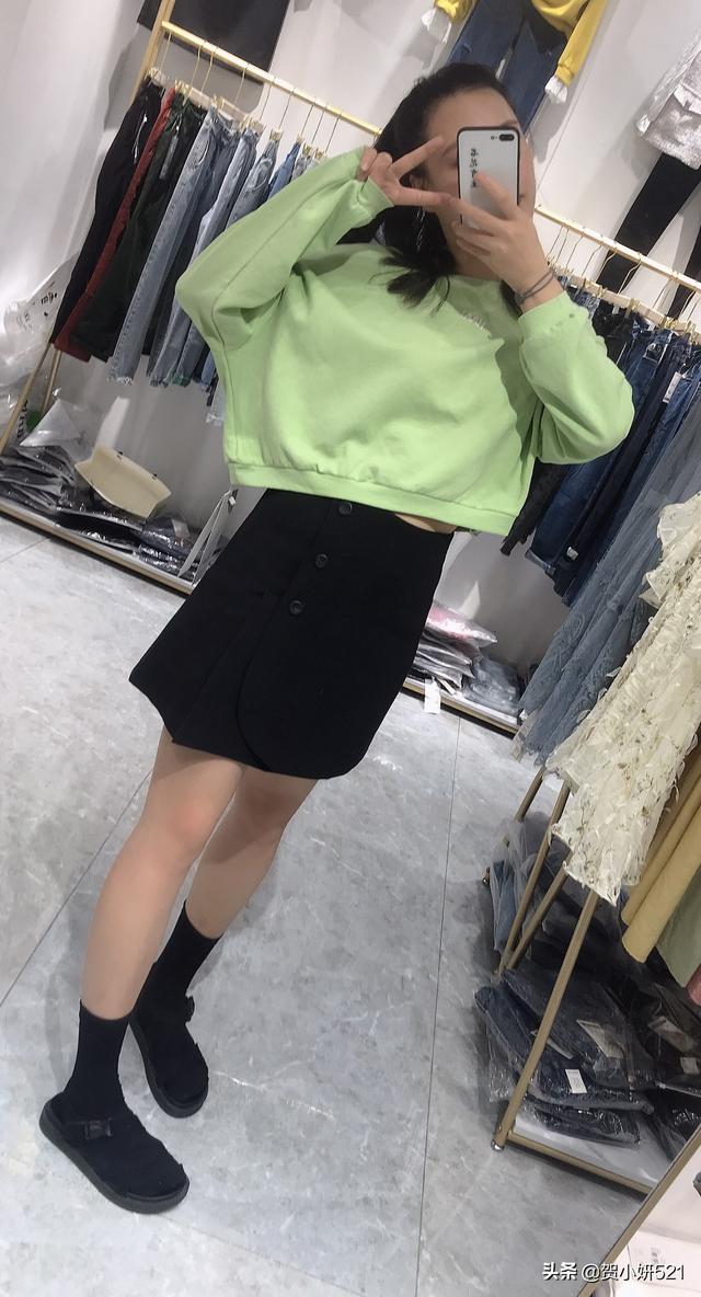 最土短裙搭配什么鞋子(图3)