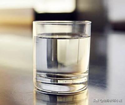 每天最多喝多少水（人一天最多能喝多少水？）