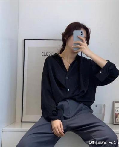 女士黑色衬衣怎么搭配(图14)