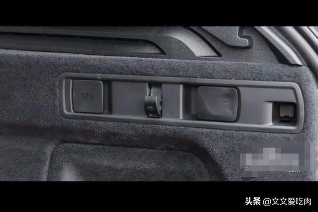 宝马后座