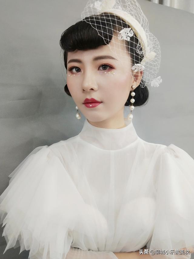 面试化妆师化妆技巧和方法
