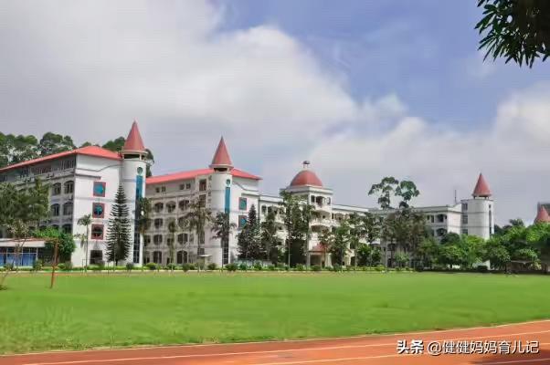 南宁市英华学校怎么报名