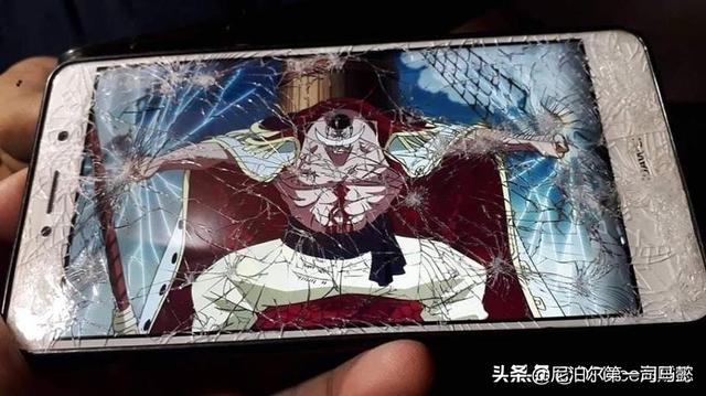 为什么男生喜欢玩游戏，是一种什么心理？男朋友天天就知道打游戏，其他什么事也不做，怎么办？