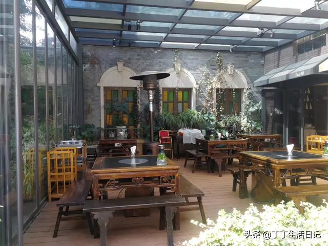 秋冬古城旅游穿搭， 秋冬古城旅游穿搭图片