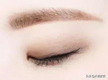 眉什么颜色(眉什么颜色自然一点)
