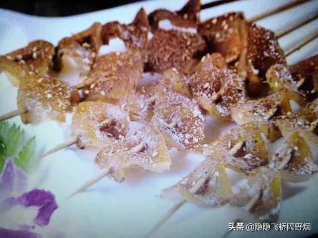 打火机掉汤里爆炸了还能喝吗_猪皮怎样做好吃不油不腻？