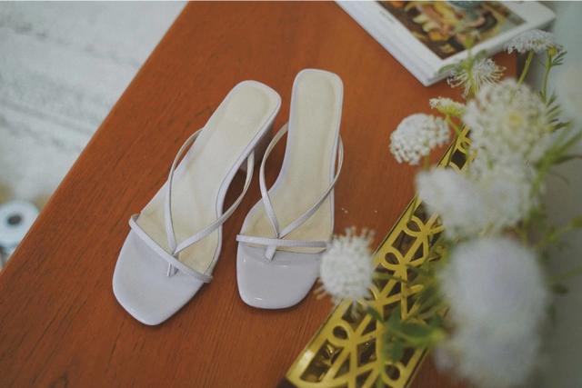 中长连衣裙如何搭配下身(图10)