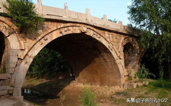一夜建成51米机械桥梁_建100米桥一般工期多久？