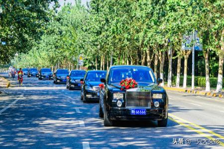 两个婚礼一个葬礼和两个婚礼一个葬礼电影完整版