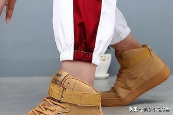 小麦色男鞋如何搭配裤子(图4)