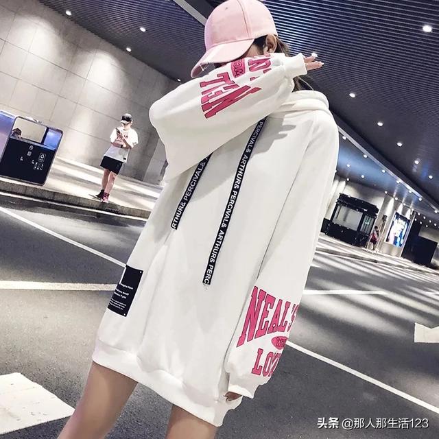 女生短发怎么搭配衣服(图7)