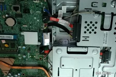宏碁V3-571G拆机清灰？：宏碁笔记本拆机