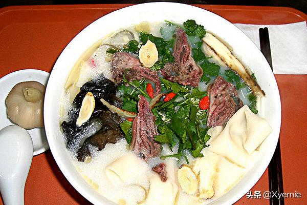河南郑州的特色美食（郑州最具特色的小吃有哪些？）