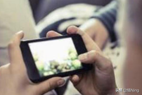 脸部发热是什么原因？：发烫