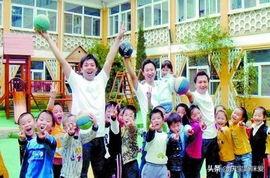 作为一名合格的幼儿教师应该怎么做