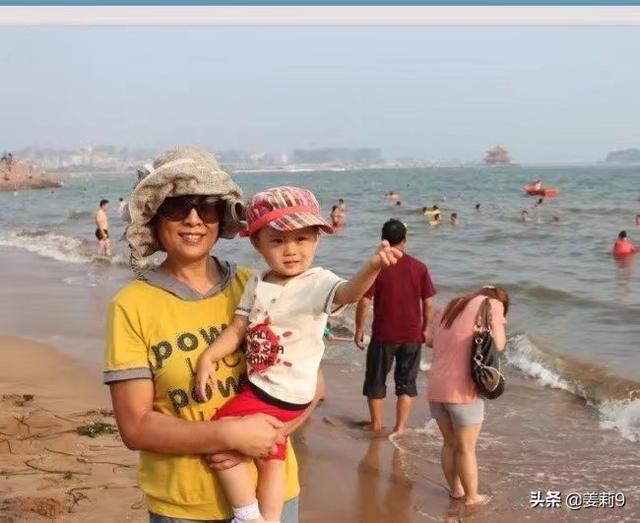 拍照好看的中年女性照片(图94)