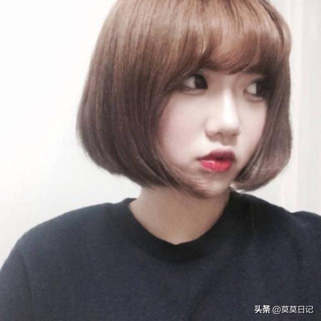 短发夏天怎么打理女性（短发夏天怎么扎好看又凉快）(图2)