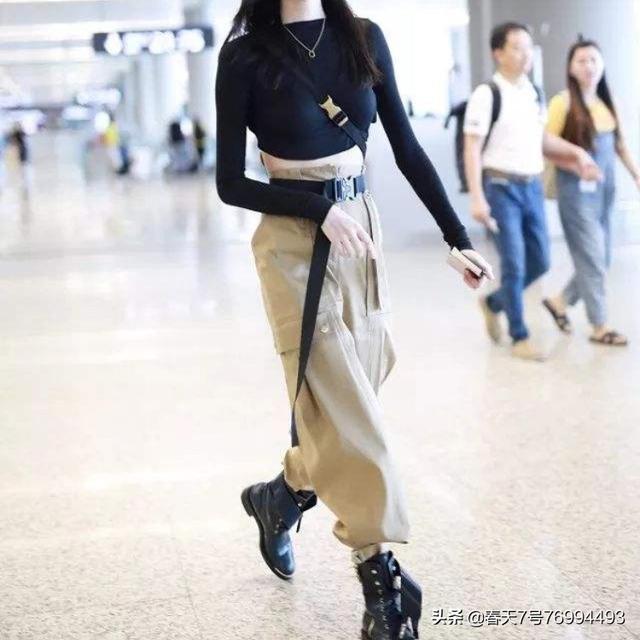 入秋长裙如何搭配裤子女