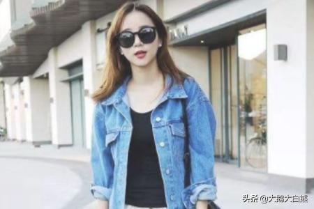 白色的牛仔裙怎么搭配(图5)