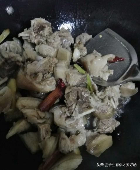 猪蹄炖黄豆-猪蹄炖黄豆有什么功效和作用