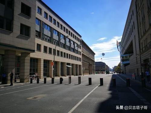 美国新纳粹越来越多_德国柏林威廉大街在哪？