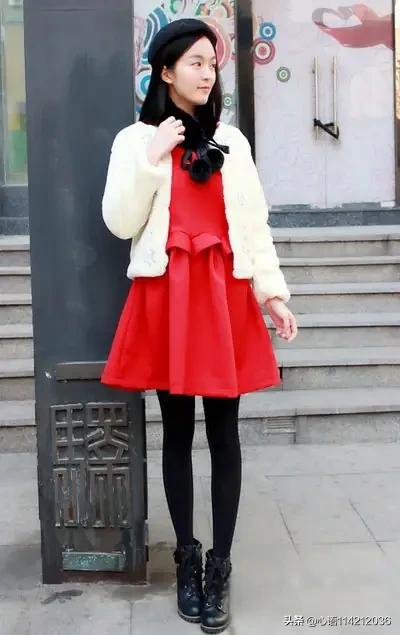 裙子秋冬款如何搭配衣服(图4)