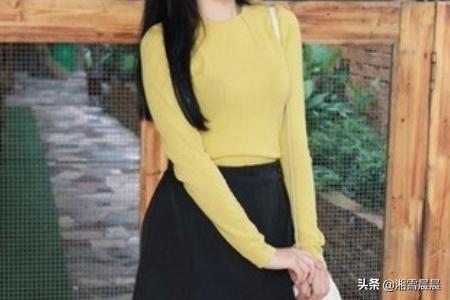 短裙搭配什么最配上衣(图4)