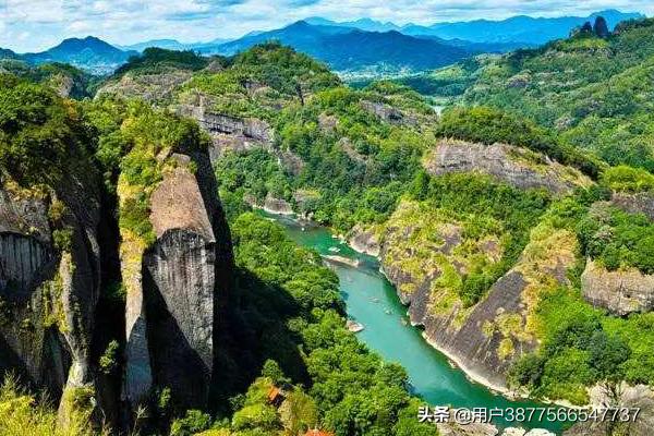 国内旅游景点推荐8月,国内旅游景点推荐8月份有哪些