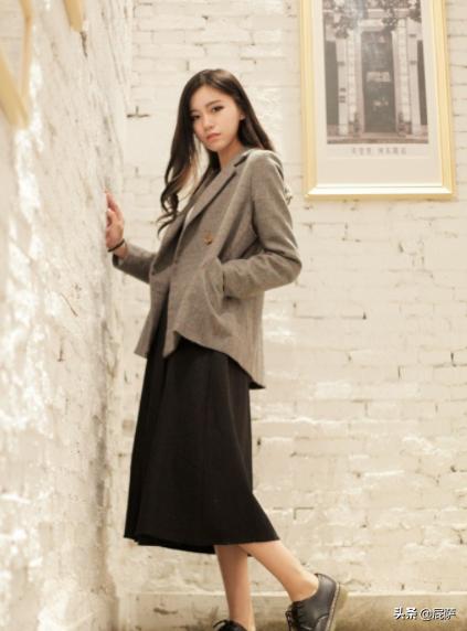 裙子和格子西服如何搭配(图1)