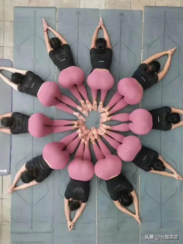 连裤袜如何搭配衣服鞋子