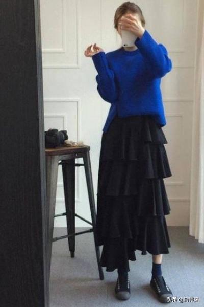 休闲黑裙子如何搭配鞋子(图6)