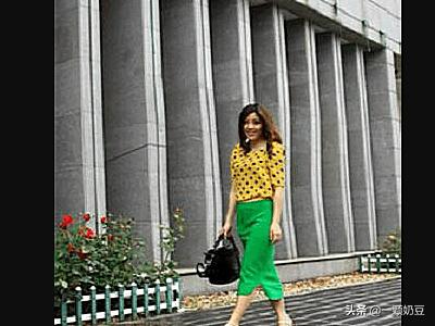 青草绿休闲外套如何搭配(图1)