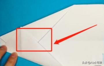 购买的折纸飞机怎么折的