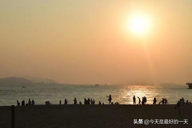 两个人去哪旅游，想多去转转