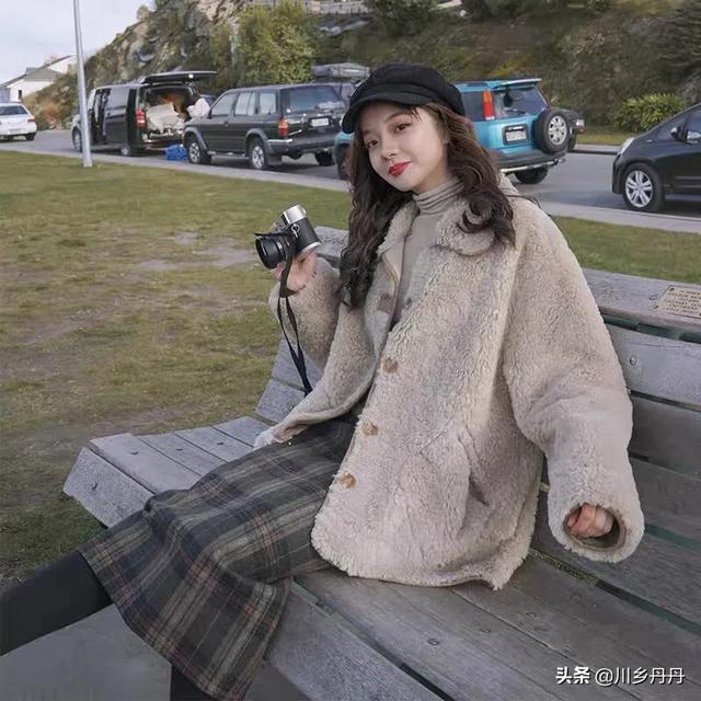 上衣短裙如何搭配外套女(图18)