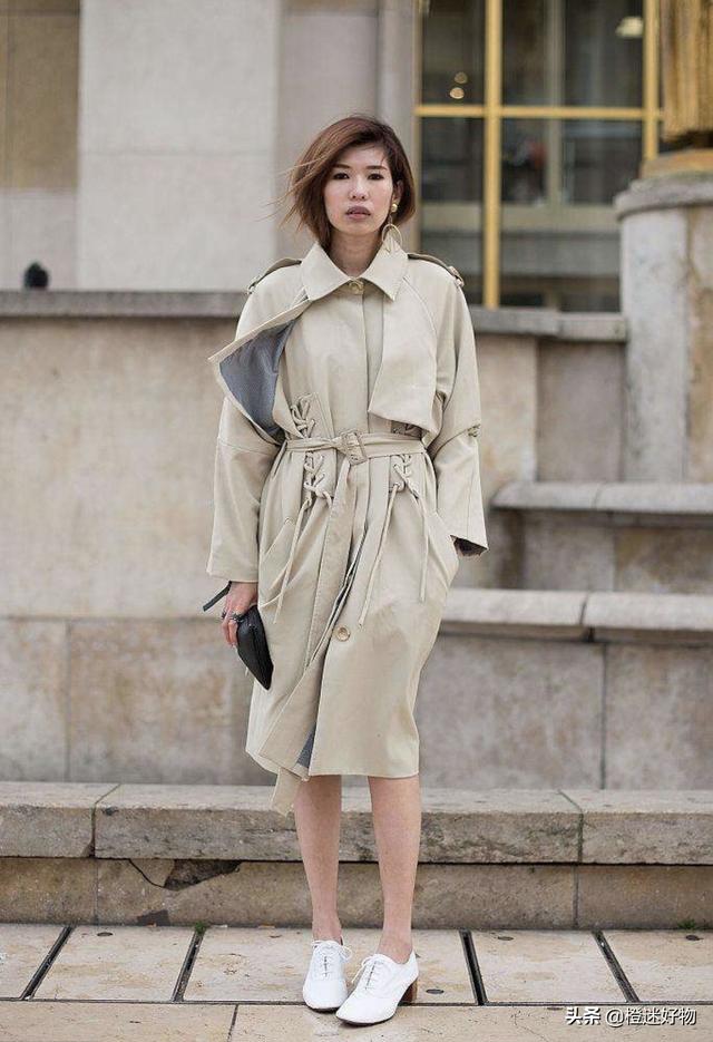 短袖风衣外套如何搭配好看(图2)