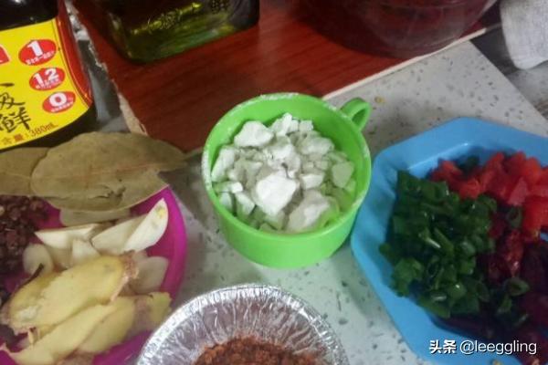 家常水煮肉片-家常水煮肉片的简单做法