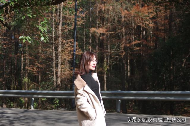 拍照好看的中年女性照片(图59)