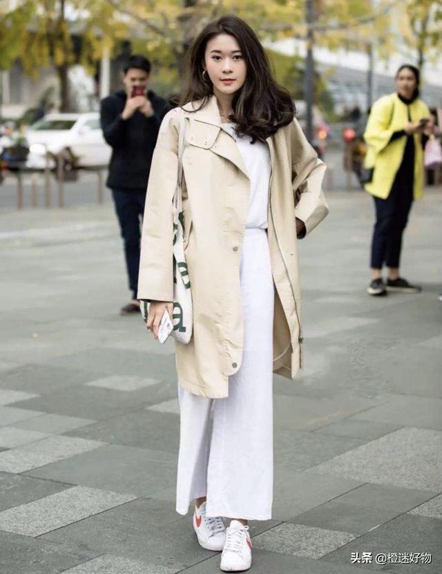 短袖风衣外套如何搭配好看