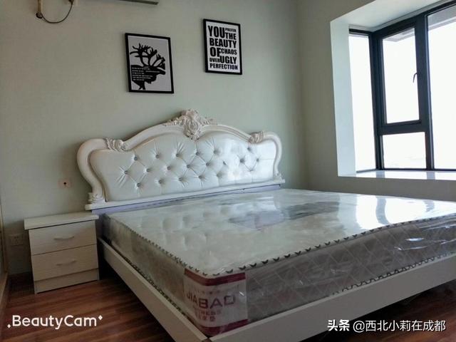 卧室刷什么颜色的乳胶漆好看？试试这五种颜色？-{卧室刷什么颜色的乳胶漆好看？试试这五种颜色？}-图1