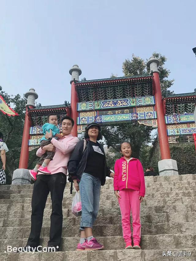 拍照好看的中年女性照片(图89)