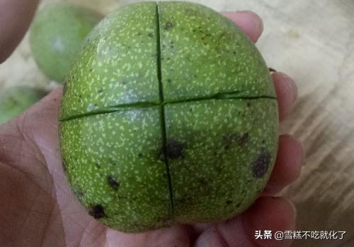 新鲜的核桃仁怎么脱皮吃(图2)