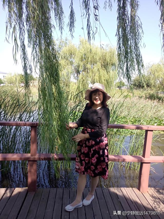 拍照好看的中年女性照片(图67)