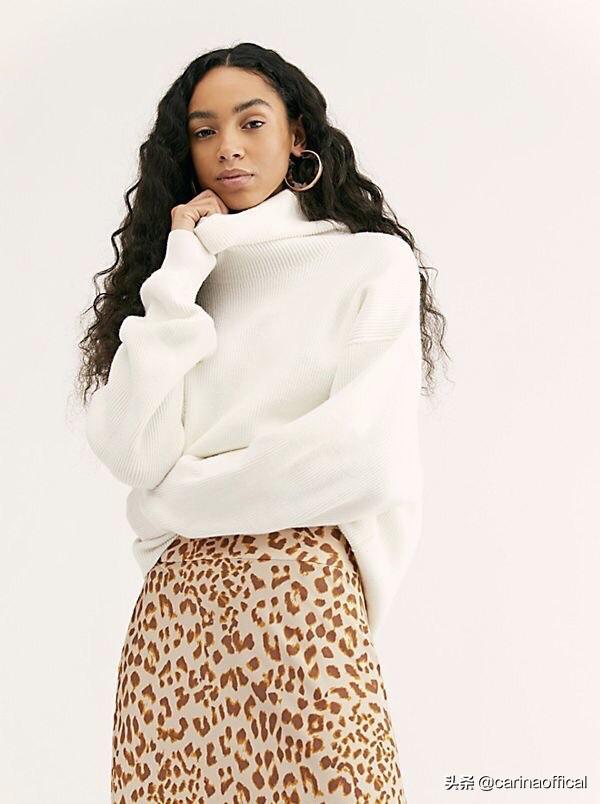 白色宽松毛衣如何搭配冬季