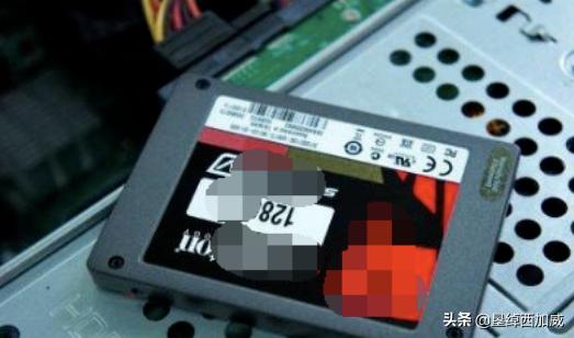 固态硬盘怎么安装在电脑上（固态硬盘怎么安装在电脑上面）